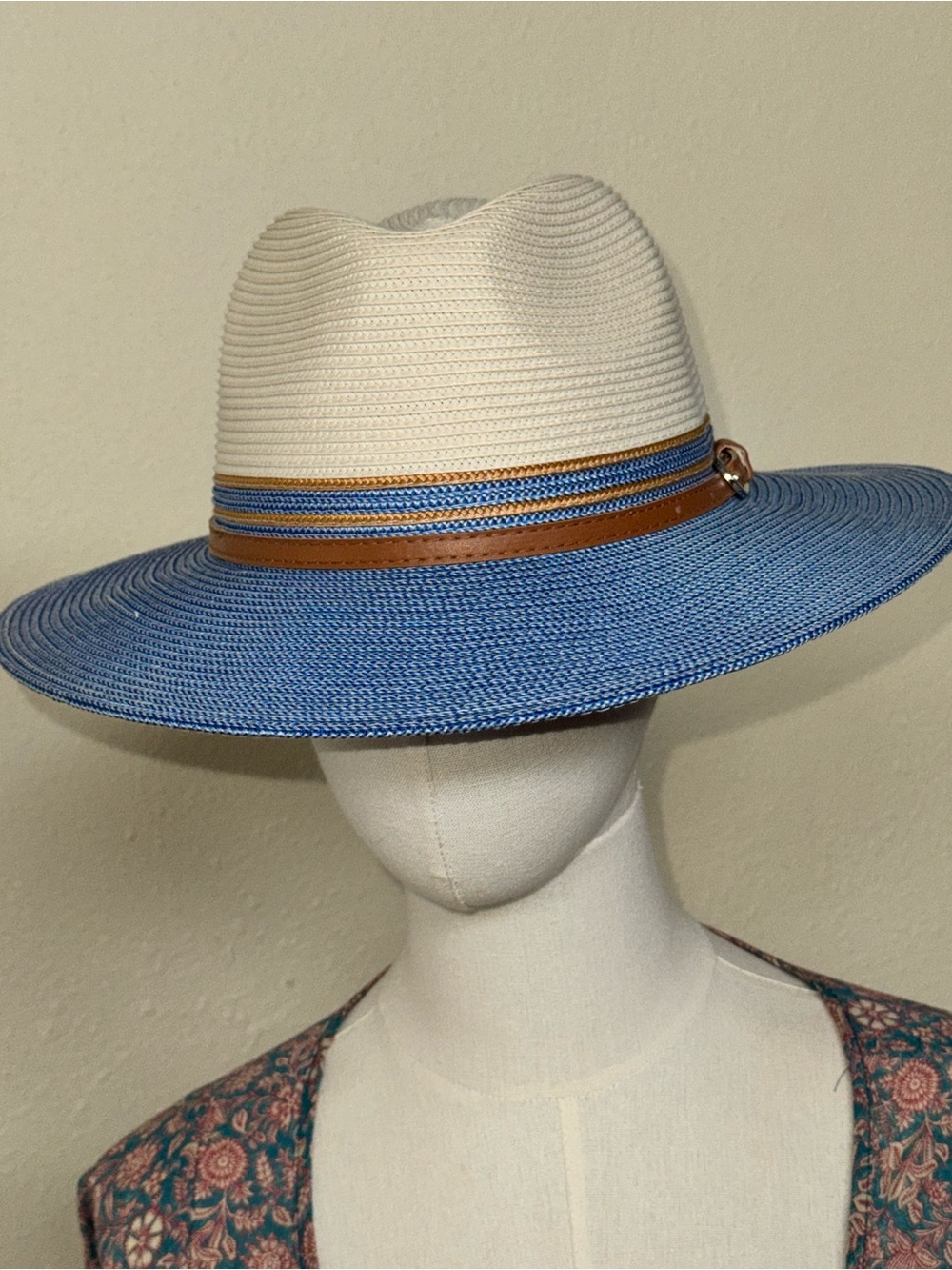 WALLAROO Kristy med adjustable  Blue/ off white